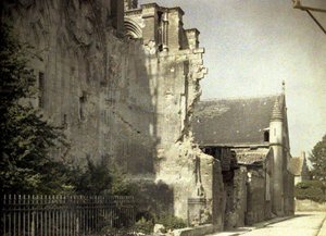 The northern facade of the Cathedrale Saint-Gervaise-et-Saint-Protais, begun in 1180 and seriously damaged during the war, Soissons, Aisne, France, 1917